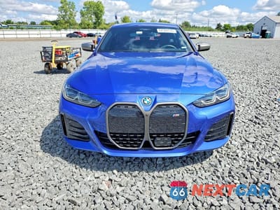 Piąte zdjęcie samochodu w środku: 2023 BMW I4 M50 VIN:WBY33AW03PFN82845 - miniatura