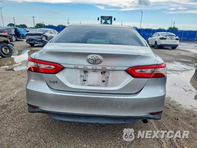 Zdjęcie 6 z 12 samochodu: 2018 TOYOTA CAMRY L VIN:4T1B11HK9JU070751 - miniatura