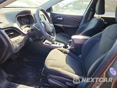 Zdjęcie 7 z 13 samochodu: 2019 JEEP CHEROKEE LATITUDE VIN:1C4PJLCB7KD382176 - miniatura