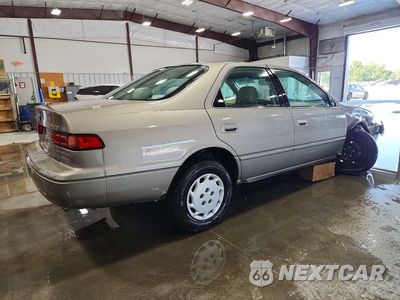 Trzecie zdjęcie samochodu z tyłu: 1997 TOYOTA CAMRY LE VIN:4T1BG22K0VU177903 - miniatura