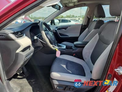 Zdjęcie 7 z 13 samochodu: 2019 TOYOTA RAV4 XLE VIN:JTMW1RFV9KD010570 - miniatura