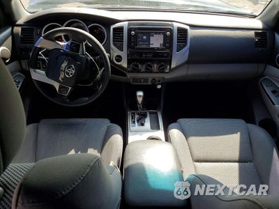 Zdjęcie 8 z 12 samochodu: 2015 TOYOTA TACOMA V6 VIN:3TMLU4EN3FM170632 - miniatura