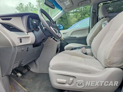 Zdjęcie 7 z 13 samochodu: 2017 TOYOTA SIENNA LE VIN:5TDKZ3DC9HS899129 - miniatura