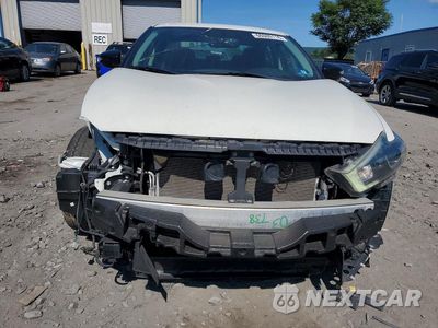 Piąte zdjęcie samochodu w środku: 2017 NISSAN MAXIMA 3.5 SR VIN:1N4AA6AP7HC457078 - miniatura