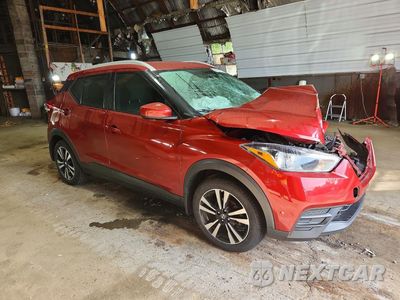 Czwarte zdjęcie samochodu z boku: 2018 NISSAN KICKS SV VIN:3N1CP5CU3JL527011 - miniatura