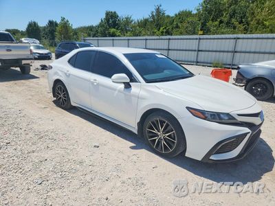 Czwarte zdjęcie samochodu z boku: 2022 TOYOTA CAMRY SE VIN:4T1G11AK5NU669149 - miniatura