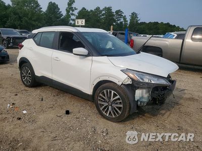 Czwarte zdjęcie samochodu z boku: 2021 NISSAN KICKS SV VIN:3N1CP5CV3ML466076 - miniatura