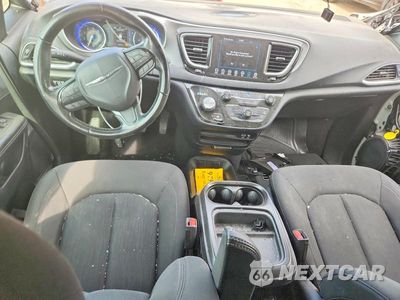 Zdjęcie 8 z 12 samochodu: 2019 CHRYSLER PACIFICA TOURING PLUS VIN:2C4RC1FG7KR609281 - miniatura