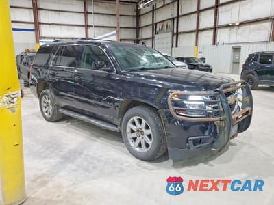 Czwarte zdjęcie samochodu z boku: 2020 CHEVROLET TAHOE K1500 LT VIN:1GNSKBKC9LR113216 - miniatura
