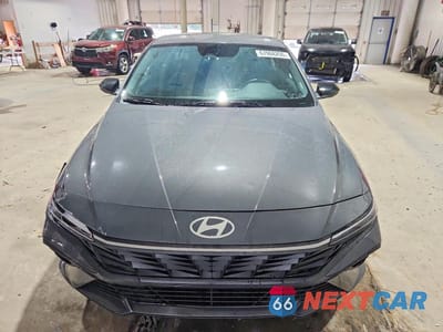 Piąte zdjęcie samochodu w środku: 2025 HYUNDAI ELANTRA SEL SPORT VIN:KMHLM4DG2SU064452 - miniatura