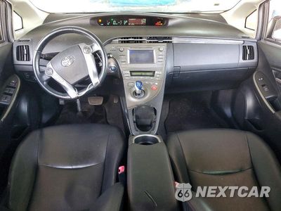 Zdjęcie 8 z 12 samochodu: 2013 TOYOTA PRIUS PERSONA SERIES SE VIN:JTDKN3DU4D5570942 - miniatura