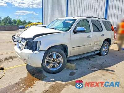 2010 CHEVROLET TAHOE K1500 LTZ 1GNUKCE0XAR184809 - główne zdjęcie licytacji z USA - miniatura