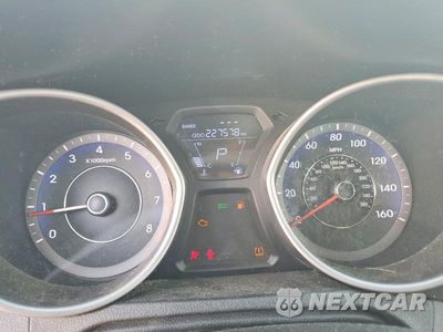Zdjęcie 9 z 12 samochodu: 2012 HYUNDAI ELANTRA LIMITED VIN:KMHDH4AE4CU213795 - miniatura