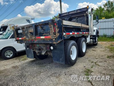 Trzecie zdjęcie samochodu z tyłu: 2014 INTERNATIONAL 7600 DUMP TRUCK VIN:1HTGSSJT9EH025391 - miniatura