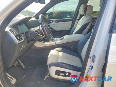 Zdjęcie 7 z 13 samochodu: 2022 BMW X5 M50I VIN:5UXJU4C05N9J99947 - miniatura