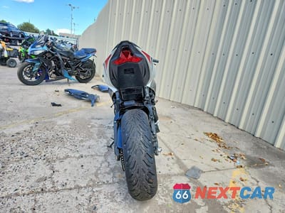 Czwarte zdjęcie samochodu z boku: 2025 KAWASAKI ZX636 K VIN:JKBZXJJ12SA029910 - miniatura