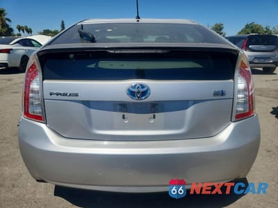 Zdjęcie 6 z 12 samochodu: 2014 TOYOTA PRIUS TWO VIN:JTDKN3DU1E1800557 - miniatura