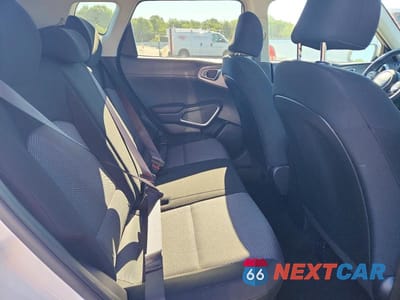 Zdjęcie 10 z 12 samochodu: 2025 KIA SOUL LX VIN:KNDJ23AU6S7940217 - miniatura