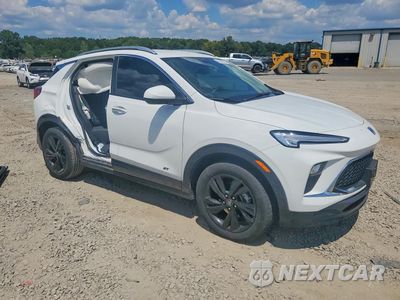 Czwarte zdjęcie samochodu z boku: 2025 BUICK ENCORE GX SPORT TOURING VIN:KL4AMDSL7SB026054 - miniatura