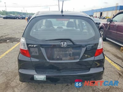 Zdjęcie 6 z 13 samochodu: 2010 HONDA FIT VIN:JHMGE8H21AC038260 - miniatura