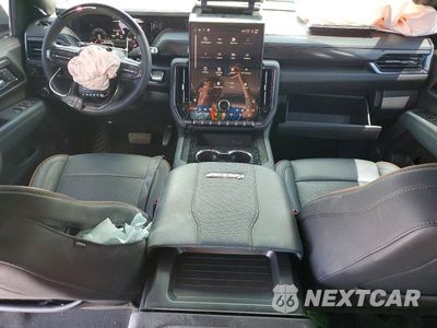 Zdjęcie 8 z 13 samochodu: 2025 GMC YUKON AT4 VIN:1GKS2CR86SR308905 - miniatura