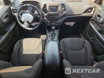 Zdjęcie 8 z 14 samochodu: 2019 JEEP CHEROKEE LATITUDE VIN:1C4PJLCX3KD151240 - miniatura
