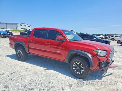 Czwarte zdjęcie samochodu z boku: 2017 TOYOTA TACOMA TRD OFF-ROAD VIN:5TFCZ5AN9HX110056 - miniatura