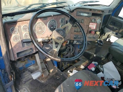 Zdjęcie 8 z 13 samochodu: 2002 INTERNATIONAL 9400I SEMI TRUCK VIN:2HSCNAMR92C043414 - miniatura