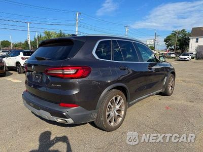 Czwarte zdjęcie samochodu z boku: 2019 BMW X5 XDRIVE40I VIN:5UXCR6C52KLL26024 - miniatura