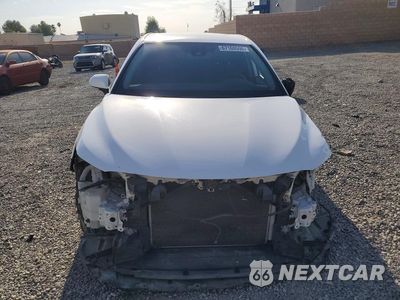 Piąte zdjęcie samochodu w środku: 2020 TOYOTA CAMRY LE VIN:4T1L11AKXLU338594 - miniatura