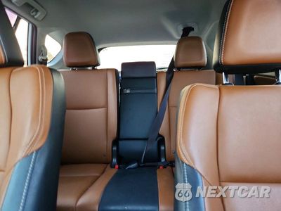 Zdjęcie 10 z 14 samochodu: 2017 TOYOTA RAV4 HV LIMITED VIN:JTMDJREV6HD080223 - miniatura