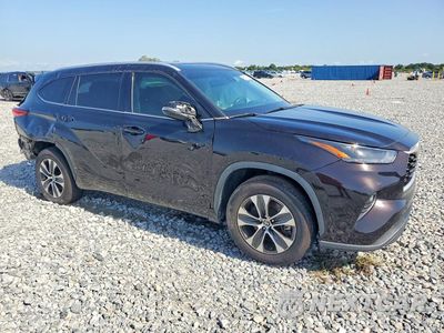 Czwarte zdjęcie samochodu z boku: 2022 TOYOTA HIGHLANDER XLE VIN:5TDHZRAH3NS135494 - miniatura