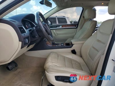 Zdjęcie 7 z 12 samochodu: 2011 VOLKSWAGEN TOUAREG V6 VIN:WVGFF9BP4BD005832 - miniatura