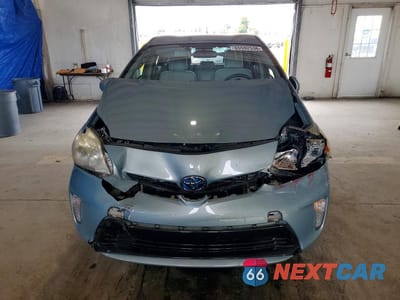 Piąte zdjęcie samochodu w środku: 2013 TOYOTA PRIUS TWO VIN:JTDKN3DU2D1675535 - miniatura