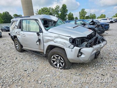 Czwarte zdjęcie samochodu z boku: 2024 TOYOTA 4RUNNER TRD OFF-ROAD PREMIUM VIN:JTERU5JR9R6227599 - miniatura
