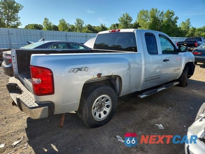 Trzecie zdjęcie samochodu z tyłu: 2013 CHEVROLET SILVERADO K1500 LT VIN:1GCRKSEA9DZ339081 - miniatura