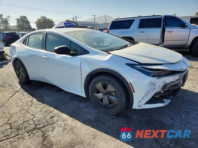 Czwarte zdjęcie samochodu z boku: 2024 TOYOTA PRIUS LE VIN:JTDACAAU5R3037320 - miniatura