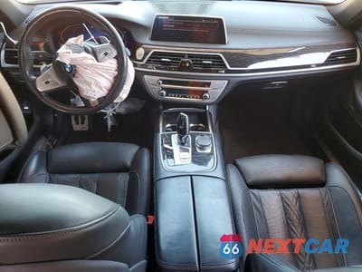 Zdjęcie 8 z 13 samochodu: 2022 BMW 750 XI VIN:WBA7U2C04NCJ56975 - miniatura