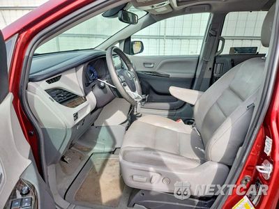 Zdjęcie 7 z 13 samochodu: 2018 TOYOTA SIENNA XLE 8-PASSENGER VIN:5TDYZ3DC8JS917314 - miniatura