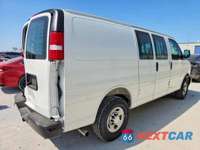 Trzecie zdjęcie samochodu z tyłu: 2025 CHEVROLET EXPRESS G2500 VIN:1GCWGAFPXS1272147 - miniatura