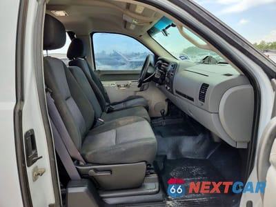 Zdjęcie 7 z 11 samochodu: 2011 CHEVROLET SILVERADO K2500 HEAVY DUTY VIN:1GC2KVCG5BZ144814 - miniatura