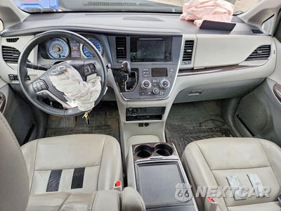 Zdjęcie 8 z 14 samochodu: 2015 TOYOTA SIENNA XLE PREMIUM 7-PASSENGER VIN:5TDDK3DC2FS110376 - miniatura