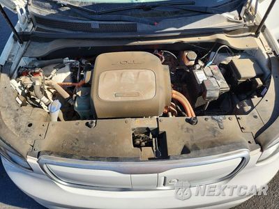 Zdjęcie 11 z 12 samochodu: 2015 KIA SOUL EV BASE VIN:KNDJP3AE4F7002040 - miniatura