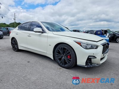 Czwarte zdjęcie samochodu z boku: 2019 INFINITI Q50 3.0T LUXE VIN:JN1EV7AR7KM555751 - miniatura