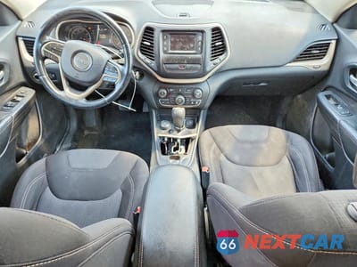 Zdjęcie 8 z 13 samochodu: 2015 JEEP CHEROKEE LATITUDE VIN:1C4PJMCB9FW715378 - miniatura