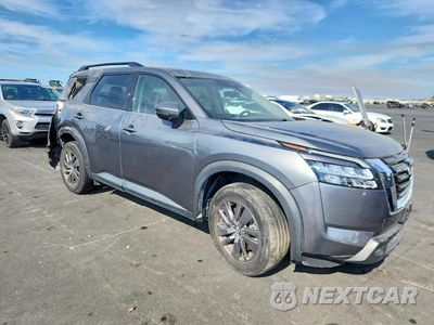Czwarte zdjęcie samochodu z boku: 2023 NISSAN PATHFINDER SV VIN:5N1DR3BA3PC254580 - miniatura