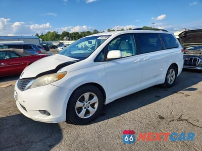 2013 TOYOTA SIENNA LE 5TDKK3DC0DS367783 - główne zdjęcie licytacji z USA - miniatura