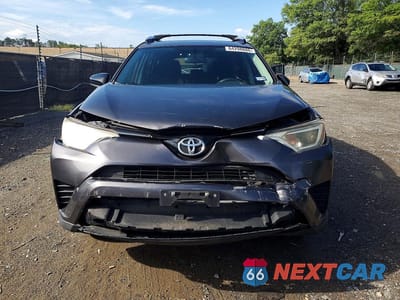 Piąte zdjęcie samochodu w środku: 2016 TOYOTA RAV4 LE VIN:JTMZFREV0GJ070780 - miniatura