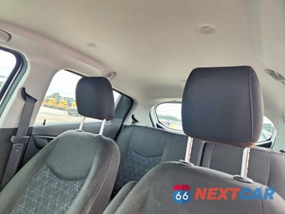 Zdjęcie 10 z 13 samochodu: 2020 CHEVROLET SPARK LS VIN:KL8CB6SA0LC464613 - miniatura