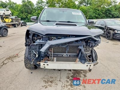 Piąte zdjęcie samochodu w środku: 2015 TOYOTA 4RUNNER TRD PRO VIN:JTEBU5JR1F5249499 - miniatura